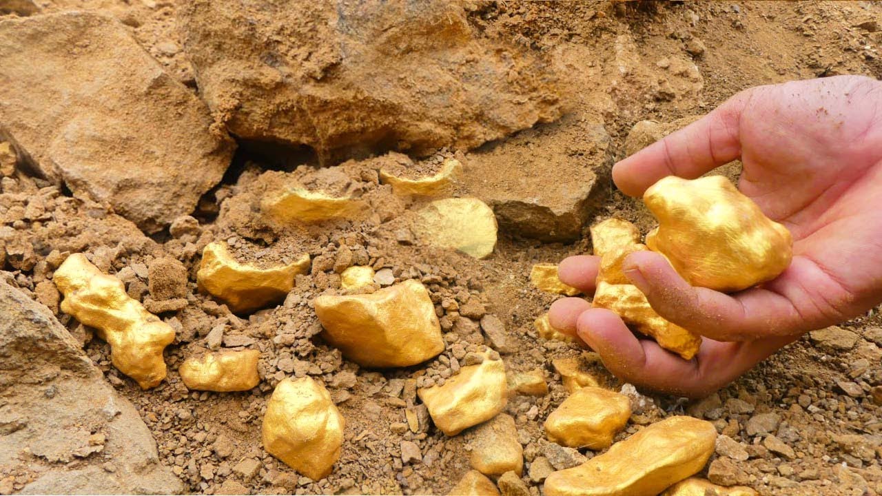 Digging for treasure worth million from huge gold nuggets at mountain. - YouTube